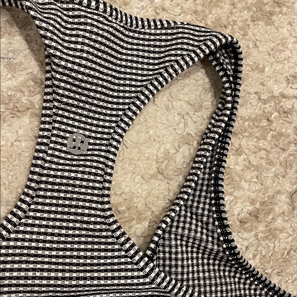 Lululemon Cool Racerback *Gingham
Inkwell Size 6 - Picture 5 of 6